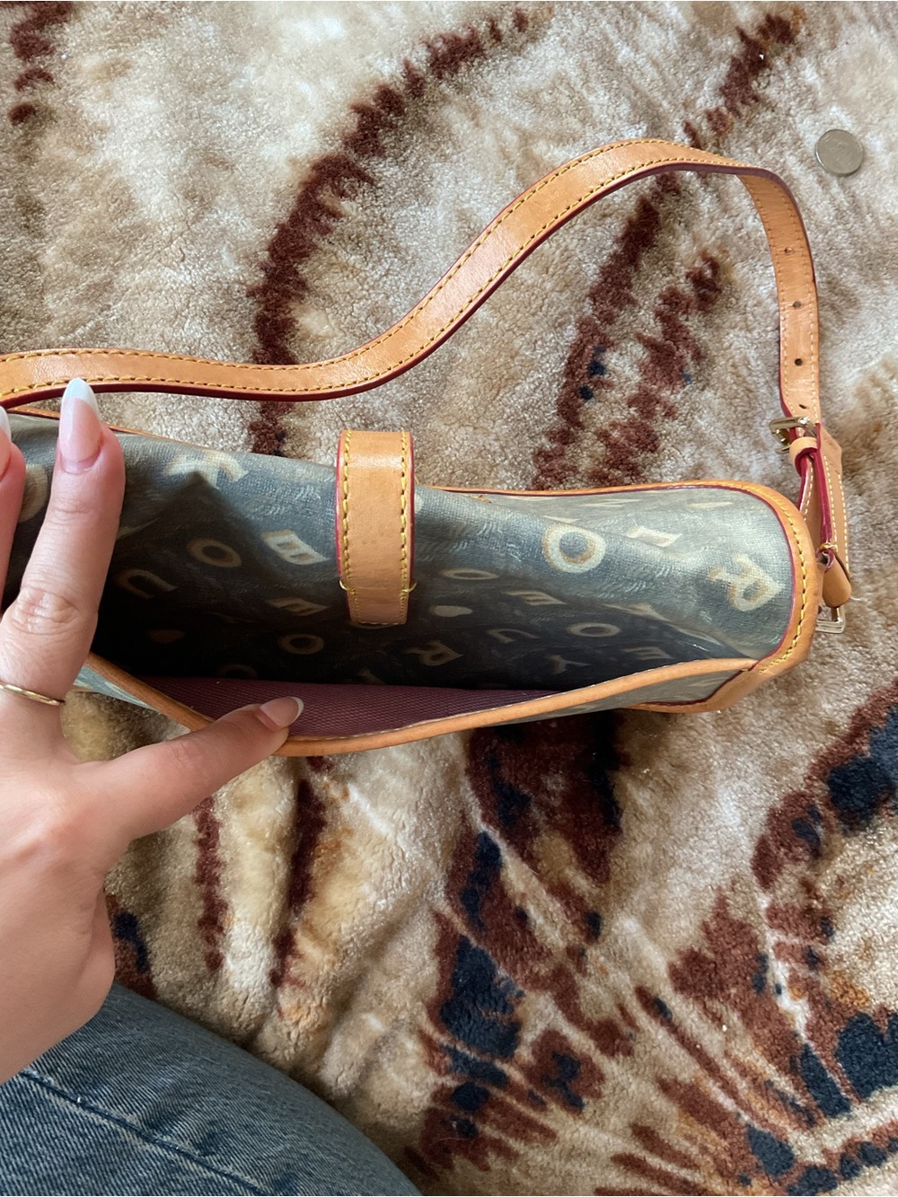 Dooney & Bourke Brown Logo Shoulder Bag with Tan Trim - Picture 4 of 5